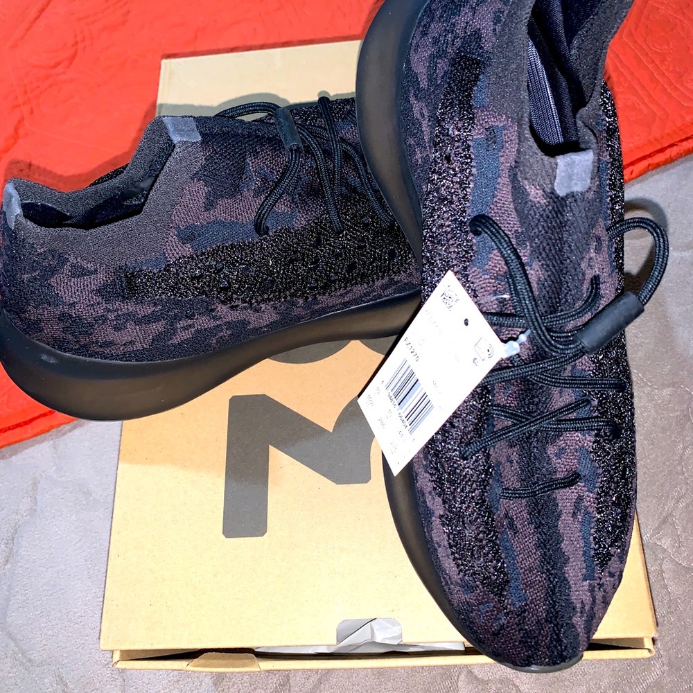 COPY - YEEZY BOOST 380 Onyx REFLECTIVE 10.5 w/ext…